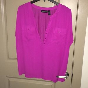 Fuchsia three button top